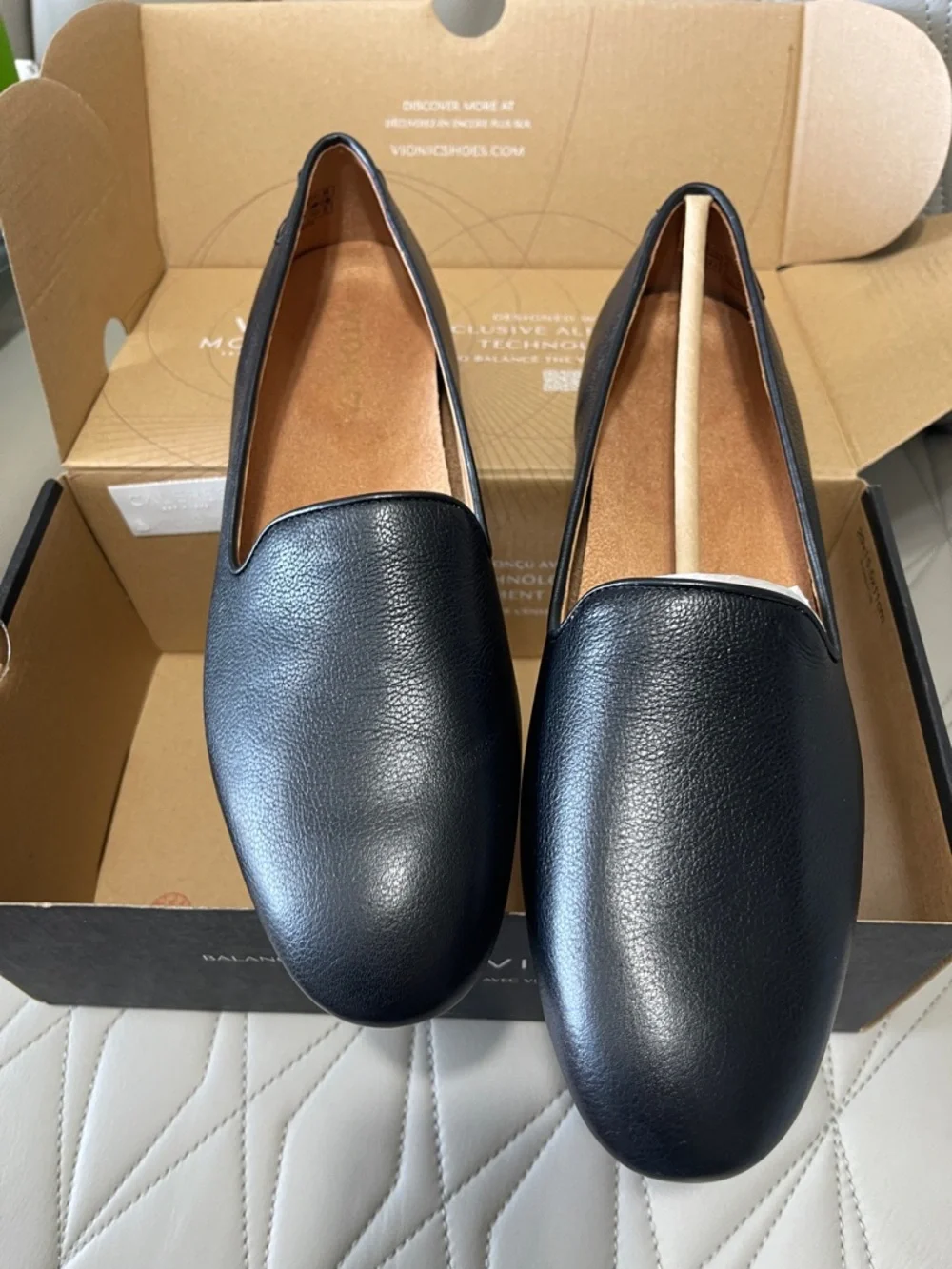 Vionic Willa Women's Black Leather Loafers - Picture 6 of 11